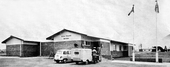 1975 Mkoba 