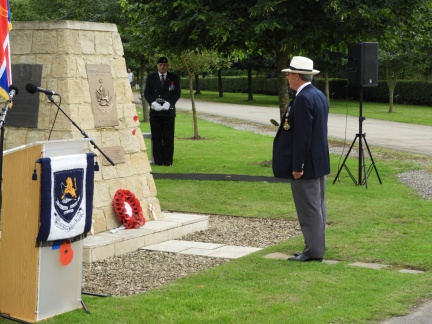 Alan Toms paying respect
