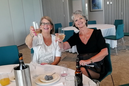 Sue Easton, Helen Veronneau